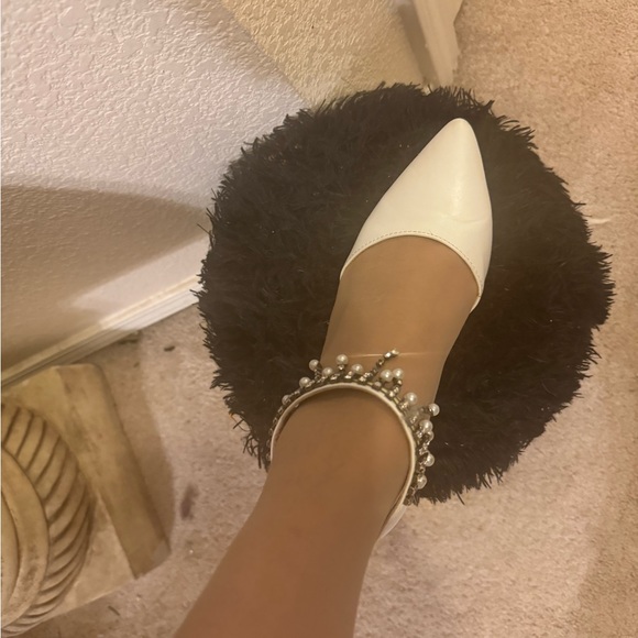 Heels “7/8 White with neck accent - Picture 15 of 16